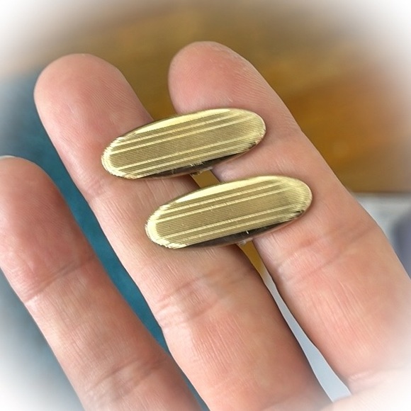 💕Beautiful Vintage Gold Tone Cufflinks💕 - Picture 2 of 5